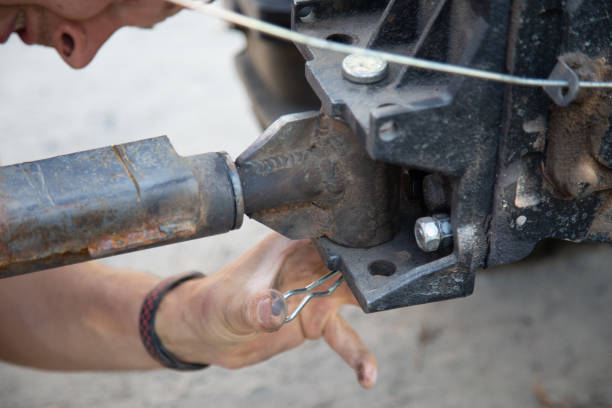 How to Use a Pintle Hitch Safely