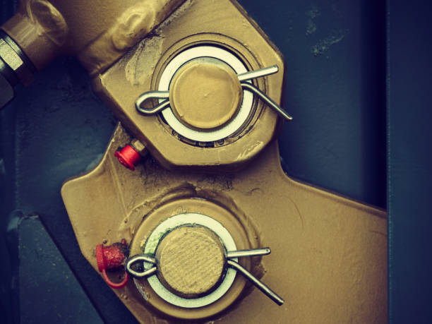 Locking vs Non Locking Hitch Pins